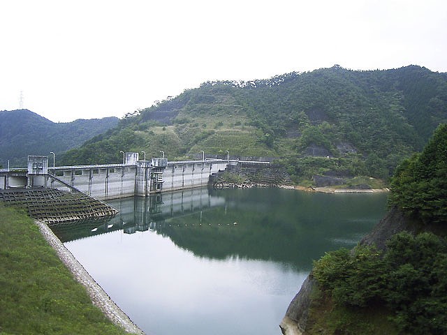 ダム上流からの風景