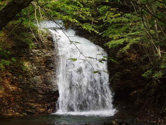 竪琴の滝（竪琴の弦のように清らかな）