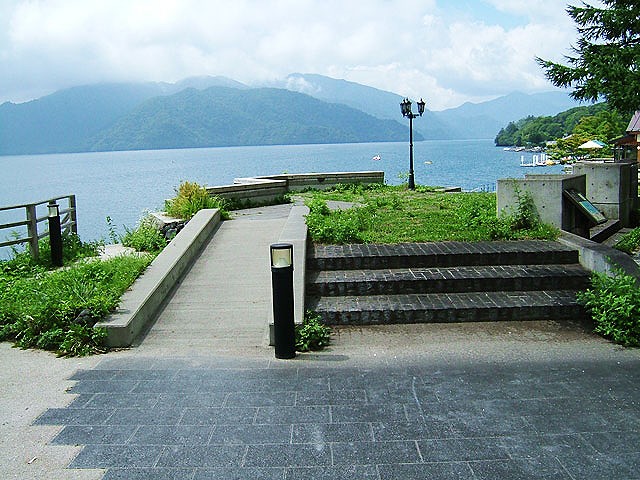 中禅寺湖を一望できる。