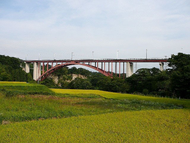 美しい大自然に囲まれた橋