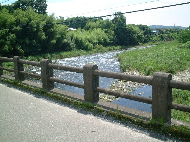 橋上より下流側を望む