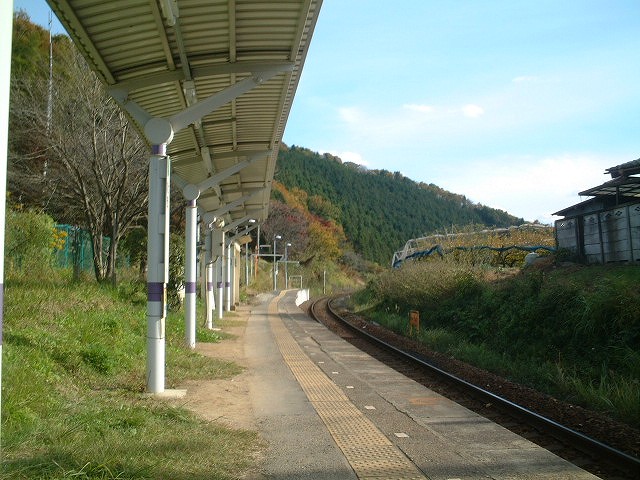 （下り）烏山方面を望む