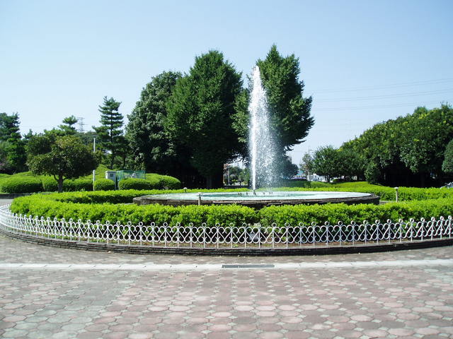 公園の中心に噴水広場がある