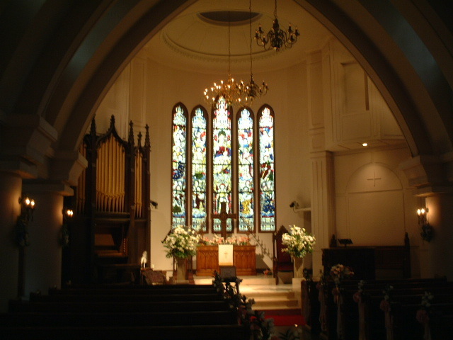 １２０名収容の礼拝堂　パイプオルガンは１９世紀のもの