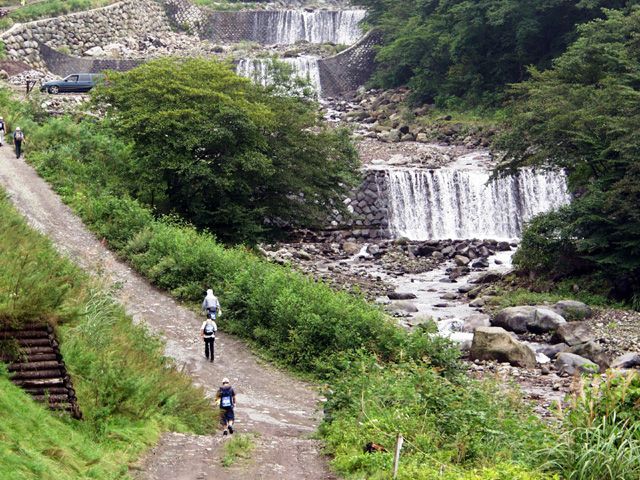 稲荷川砂防堰提群の風景