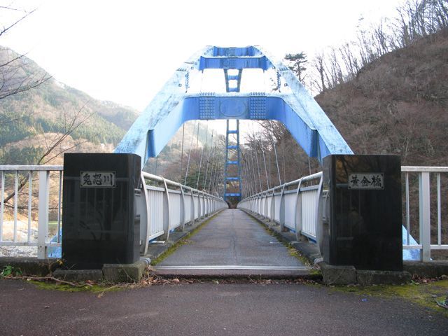 黄金橋の渡り口