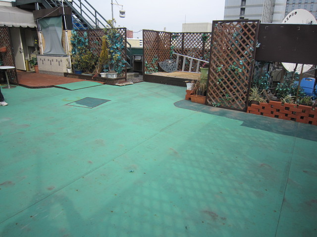 屋上のビヤガーデンスペース